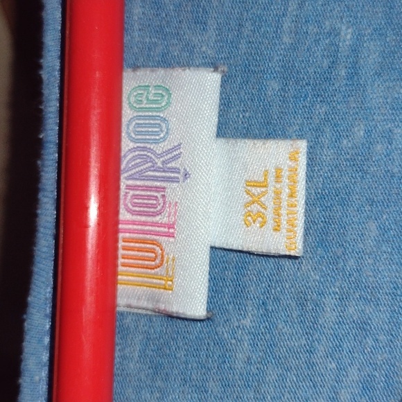 Lula Roe (2) Shirts - Picture 3 of 6